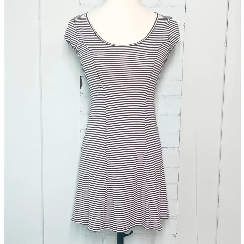 Billabong Same Love Black and White Striped Skater Dress Women's Small - Picture 4 of 10